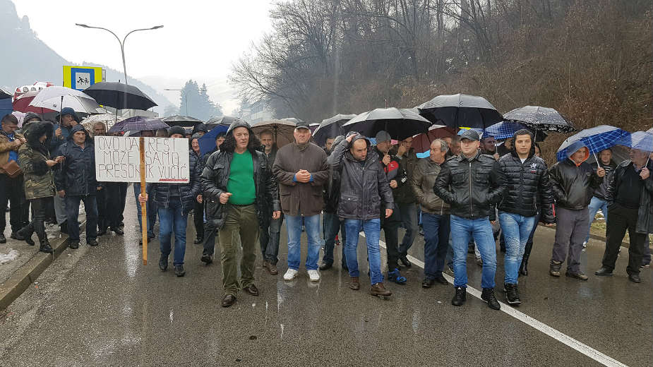 Protest malinara sutra ispred Vlade Srbije 1