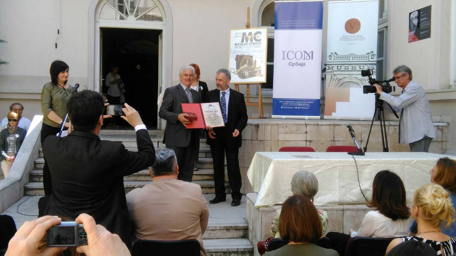 Hoće li čelnici Kraljeva čestitati Draganu Draškoviću "Vukovu nagradu"? 1