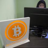 Bitkoin strmoglavo pada 5