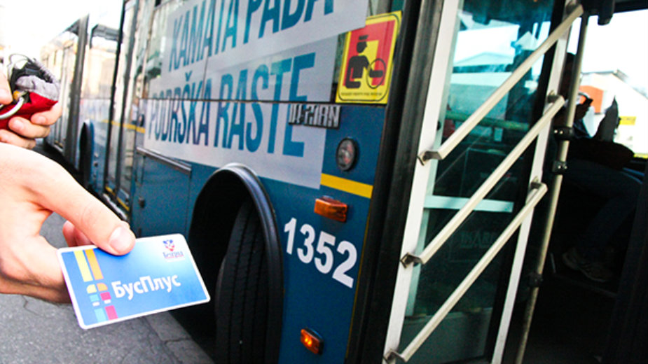 Apex: Kontrolor Bus Plusa teško povređen 1