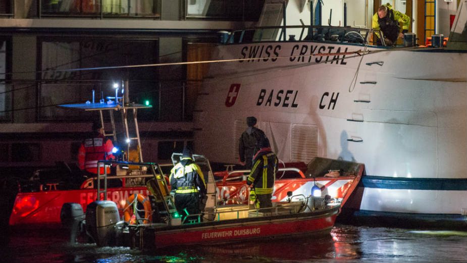 Brod udario u most, najmanje 27 turista povređeno 1