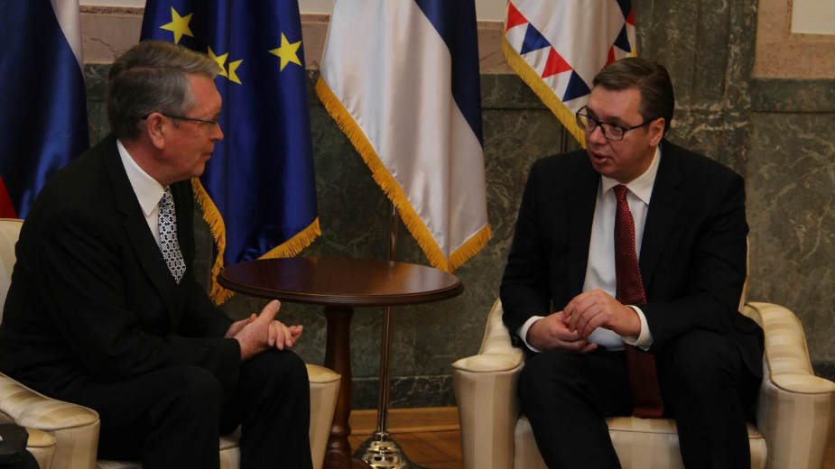 Čepurin Vučiću preneo Putinove čestitke 1