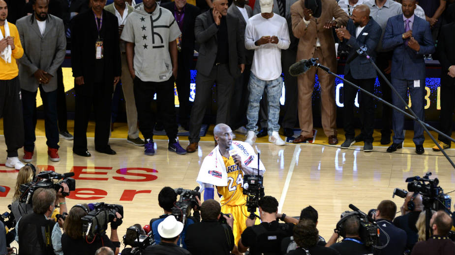 LA Lejkersi povukli iz upotrebe dresove sa brojem "8" i "24" 1