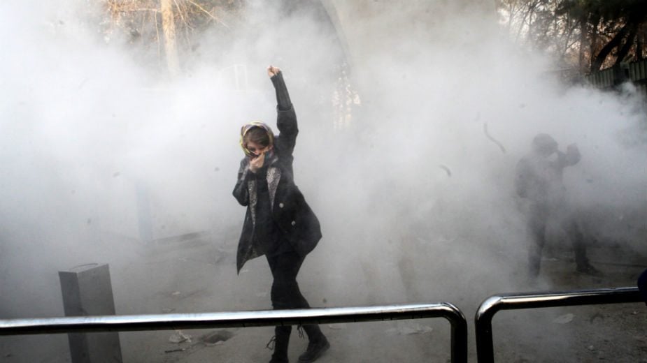 Dva demostranata poginula u protestima u Iranu 1