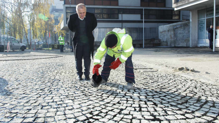 Vesić: Počela popravka ulica 1