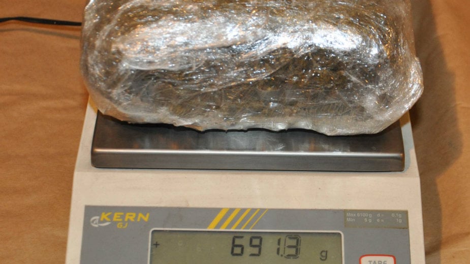 U okolini Gračanice pronađen kilogram marihuane, osumnjičeni pokušao da pobegne 1