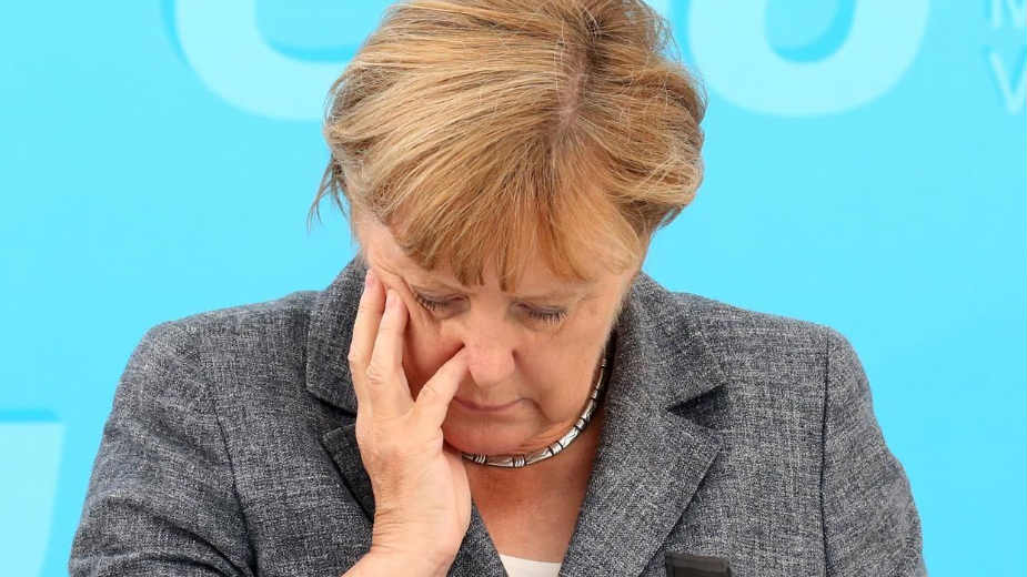 Avion Angele Merkel prinudno sleteo u Keln 1