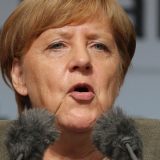 Merkel osudila paljenje zastava Izraela u Nemačkoj 4