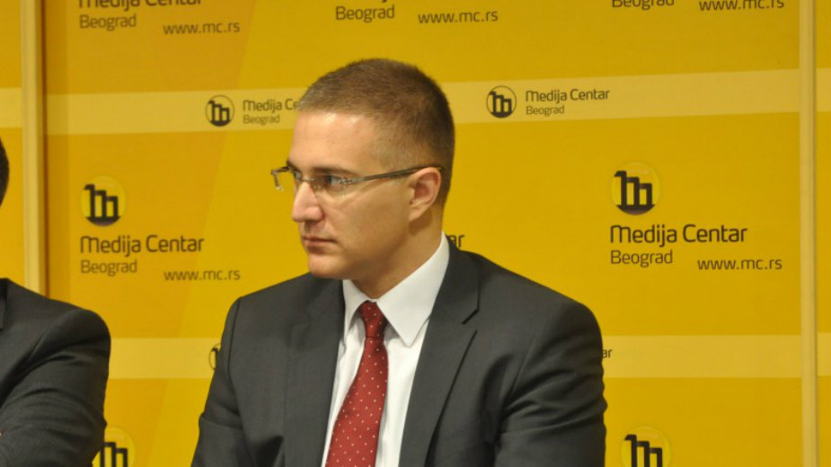 Stefanović: Policajci svakodnevno rizikuju živote 1