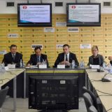 I lokalnim firmama hale u zakup 7