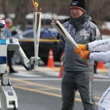 Robot nosač olimpijskog plamena 2