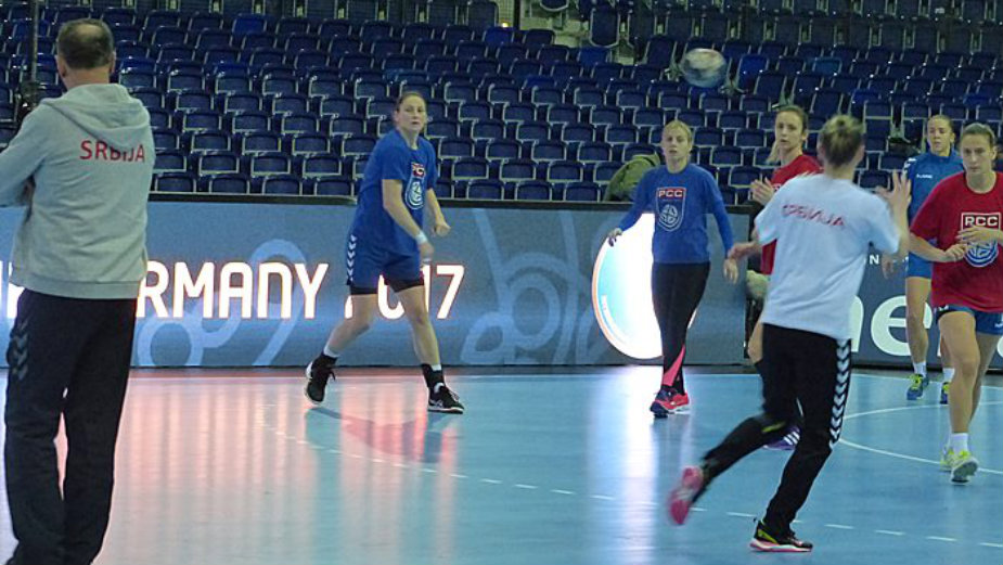 Rukometašice stigle na svetsko prvenstvo u Lajpcigu 1