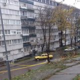 Blokovi padali po parkiranim automobilima 13