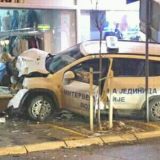Niš: Vozilo intervente policije uletelo u izlog 5