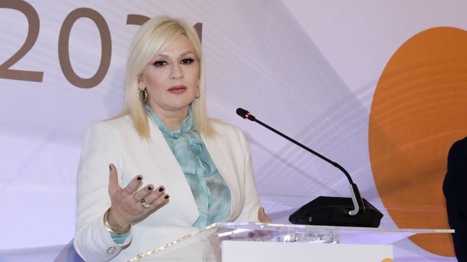 Kome se priviđaju banane na Aerodromu "Nikola Tesla" 1