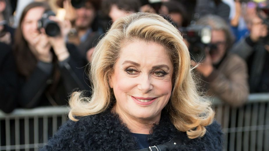 Katrin Denev: Lepotica dana 1