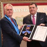 "Vučić i Brnabić nisu prisustvovali jer poštuju stav EU" 8