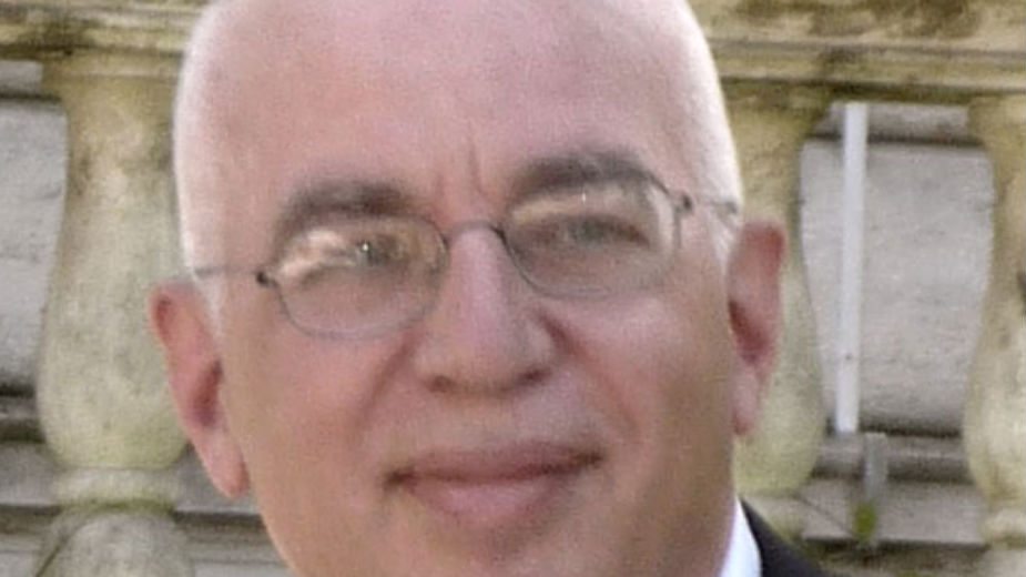 Majkl Volf: Vatra i bes 1