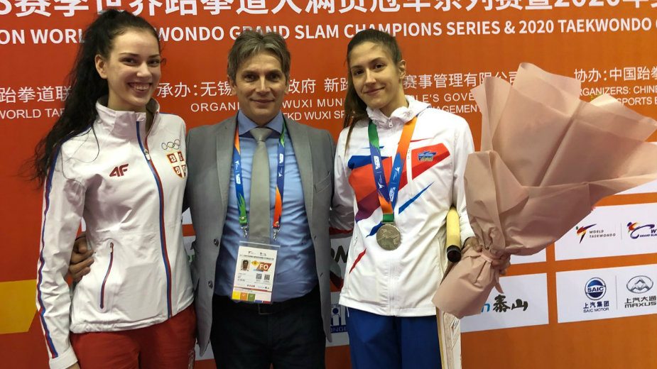 Vanja srebrna na Gren slemu u Kini 1