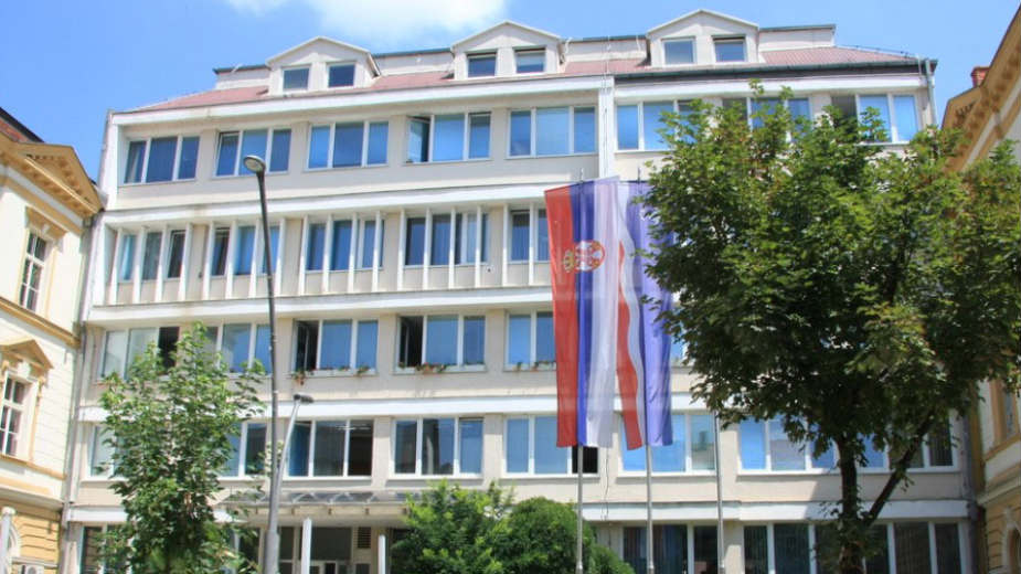 Odzvonilo šalterima i dugim redovima 1 Odzvonilo šalterima i dugim redovima 1