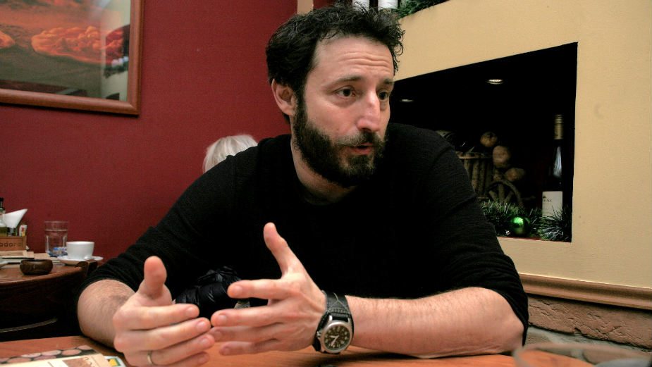 Nikola Đuričko: Za naše pare nas prave majmunima 1