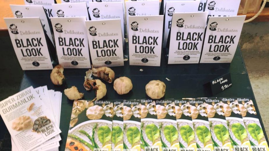 Manekenka pokrenula biznis od belog luka crne boje 3