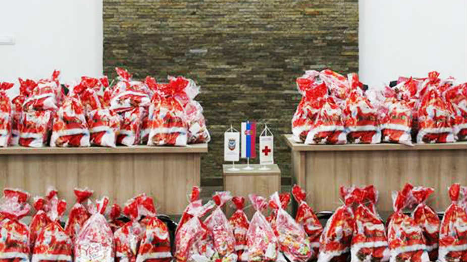 Paketići i hrana za Narodnu kuhinju 1