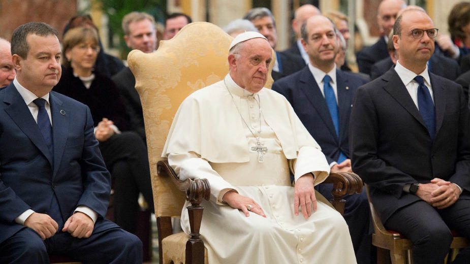 Papa pozvao na celibat sveštenike koji su homoseksualci 1