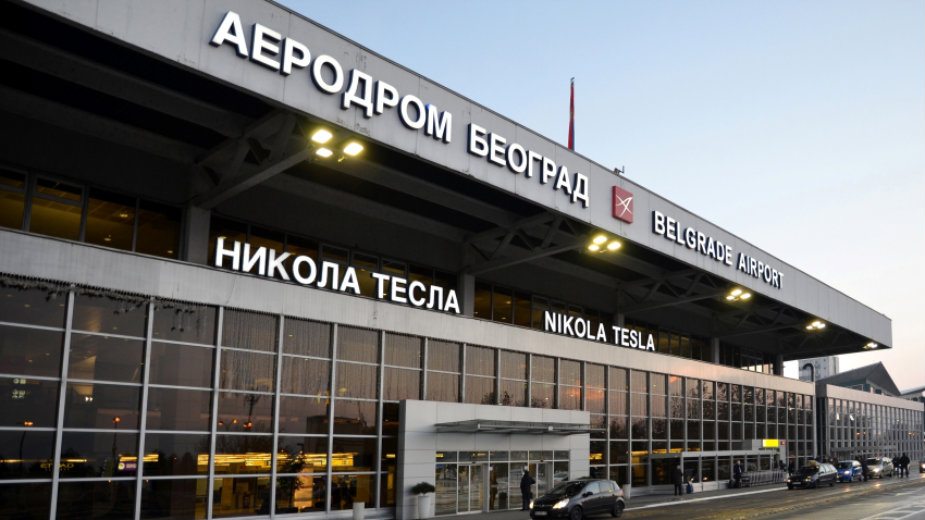 Prvi avion Er fransa posle šest godina pauze sleteo na beogradski aerodrom 1