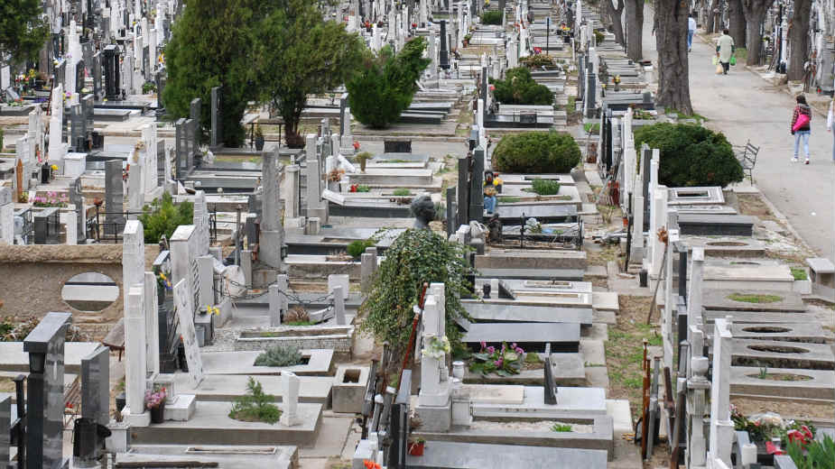 Na beogradskim grobljima skoro udvostručen broj sahrana 1