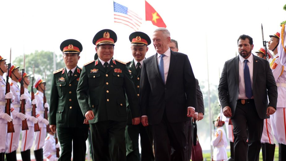 Američki nosač aviona stiže u Vijetnam zbog Kine 1