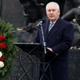 Tilerson u Varšavi odao počast žrtvama Holokausta 3