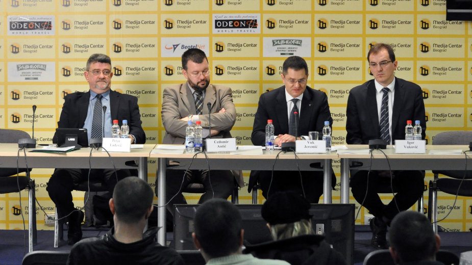 NK: Uvođenje dnevnika na albanskom ulepšavanje slike u svetu 1