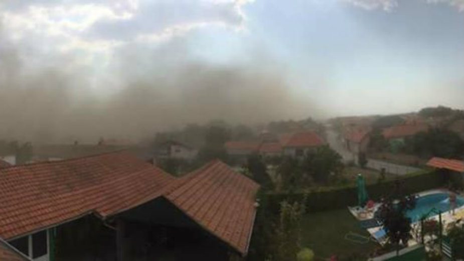 Pepeo preplavio selo u Klenoviku 1