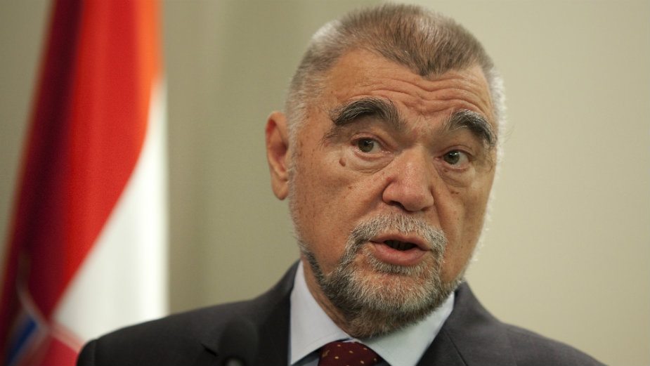 Mesić: Falsifikovanje istorije 1