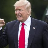 Većina Amerikanaca misli da Tramp radi protiv njih 4