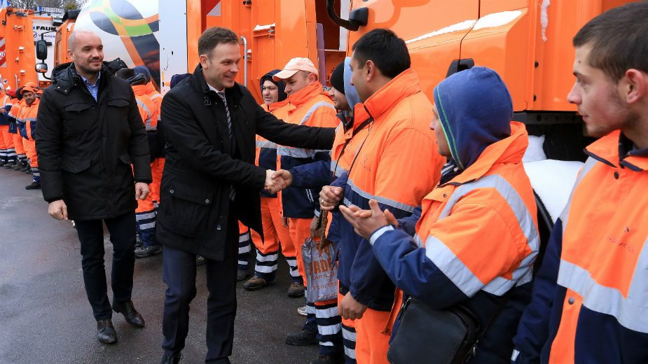 Siniša Mali: Za tri i po godine – 96 vozila 1