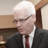 Josipović: Vučić bi trebalo da položi bar cveće civilnim žrtvama na Mirogoju 4