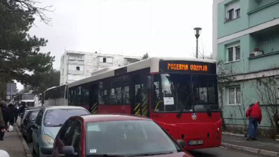 Ko je vozio naprednjake na miting gradskim autobusima? 1