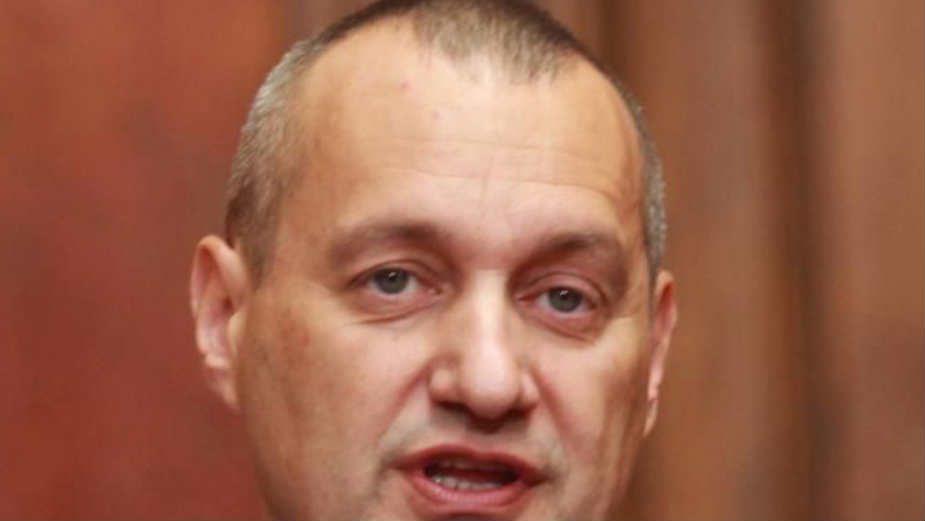 Ko je ćutao dok su Oliveru crtali metu 1