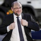 SPD nastavlja slobodan pad 13