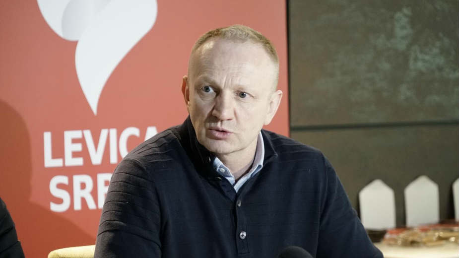 Dragan Đilas: Bavili smo se svakim romskim detetom 1