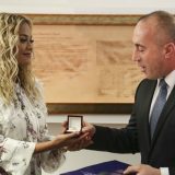 Haradinaj poklonio Riti Ori zlatnu mapu Kosova 10
