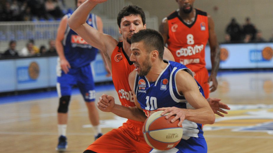 MZT se hvata za slamku 1