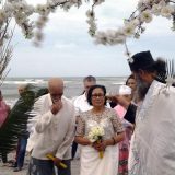 Pravoslavno krštenje u Tihom okeanu i venčanje na plaži (FOTO) 6
