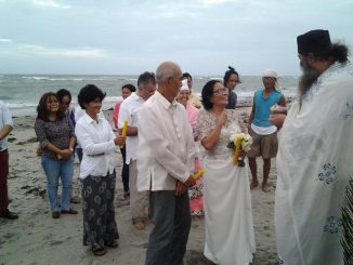 Pravoslavno krštenje u Tihom okeanu i venčanje na plaži (FOTO) 12