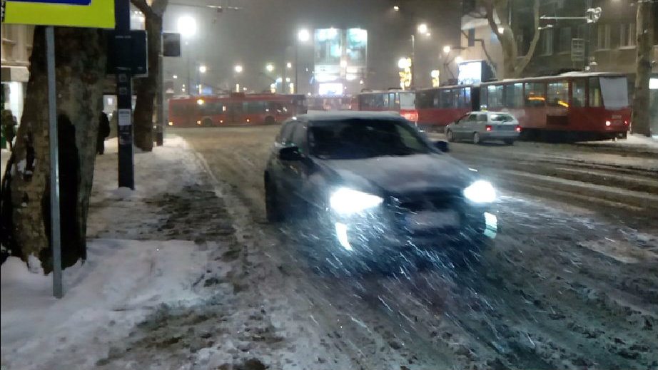 Otežan saobraćaj u Srbiji zbog snega 1