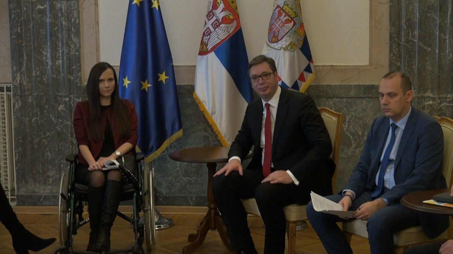 Vučić sa obolelima od spinalne mišićne atrofije 1