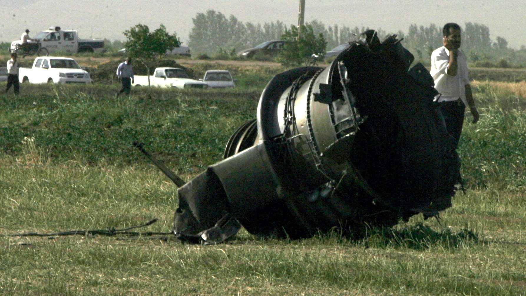 Srušio se iranski avion sa 66 putnika 1