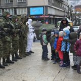 Vojna oprema, patriotizam i kult zastave 11